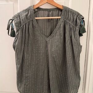 Anthropologie Green and Gold Sleeveless Ribbed Blouse M